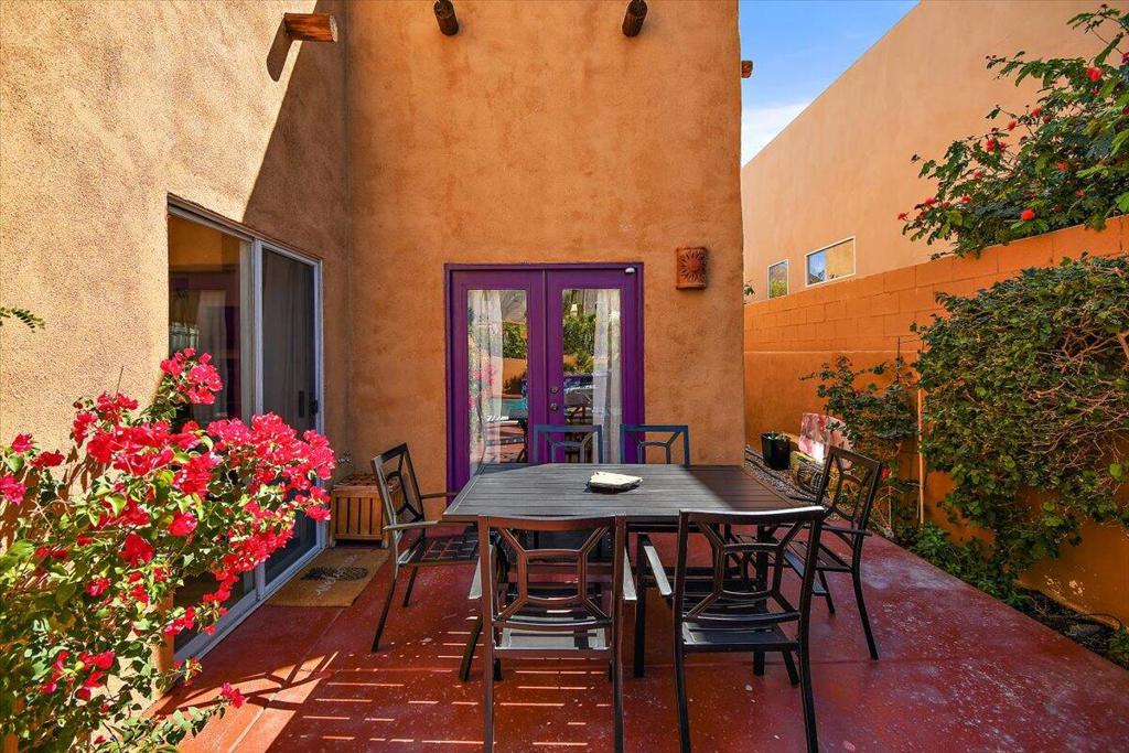 54820 Avenida Vallejo