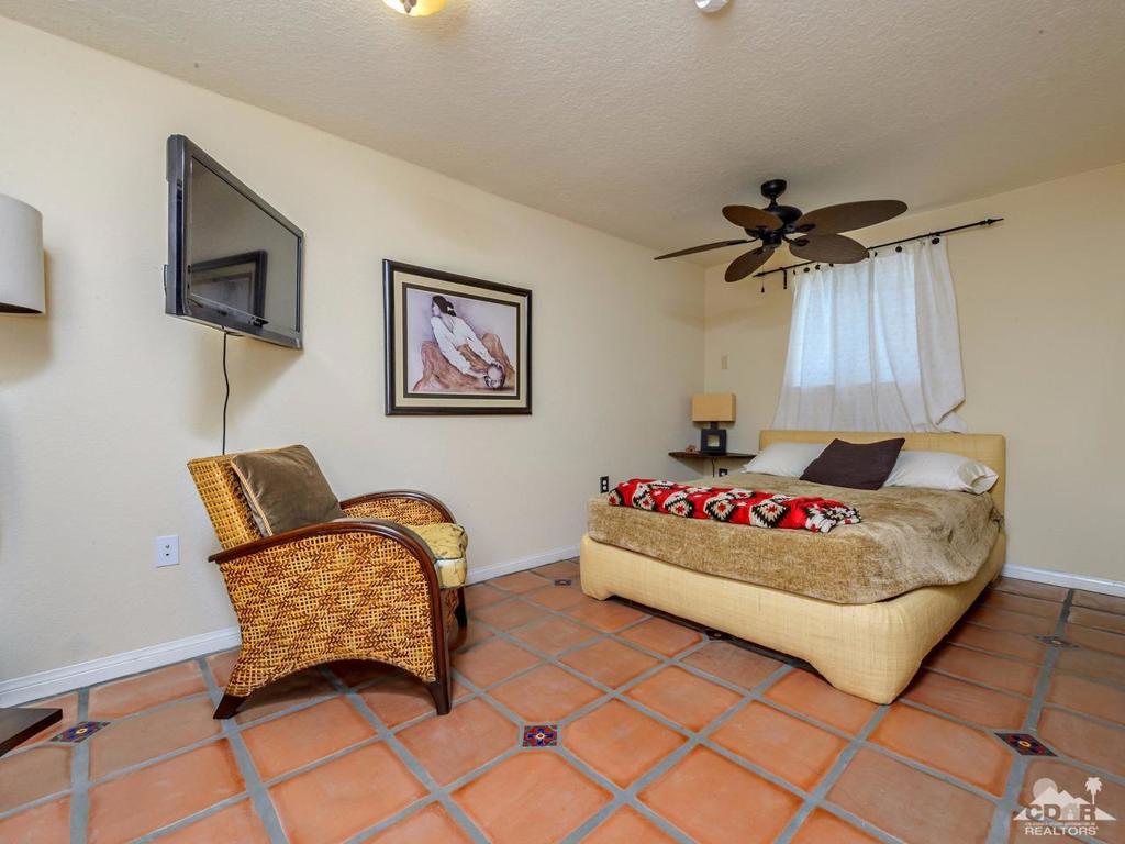 54200 Avenida Cortez