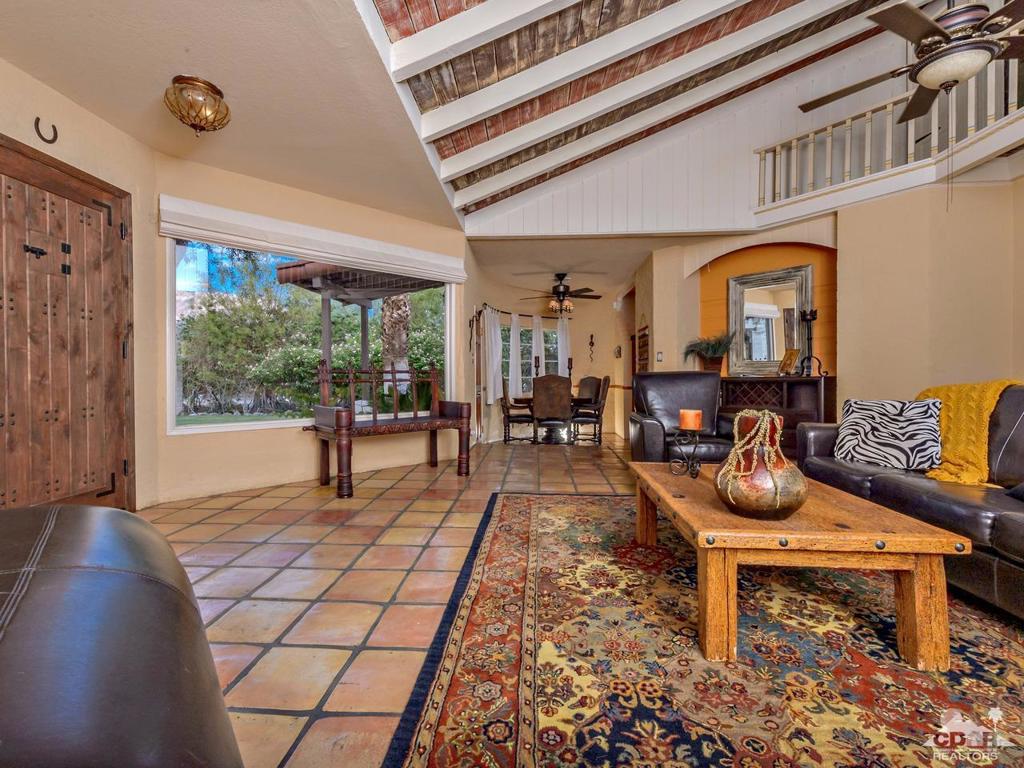 54200 Avenida Cortez