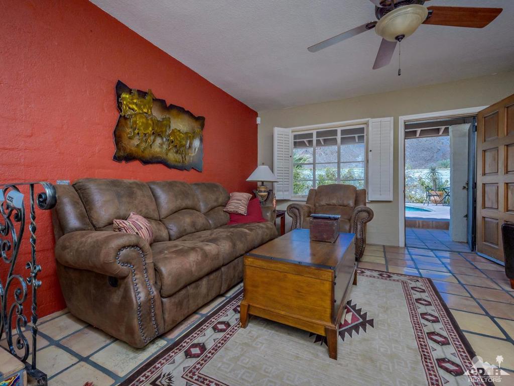 54200 Avenida Cortez