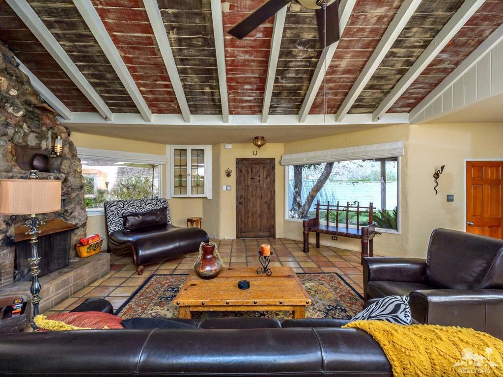 54200 Avenida Cortez