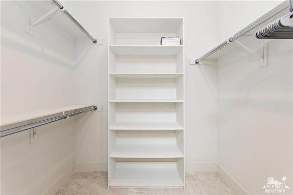 53720 Avenida Madero