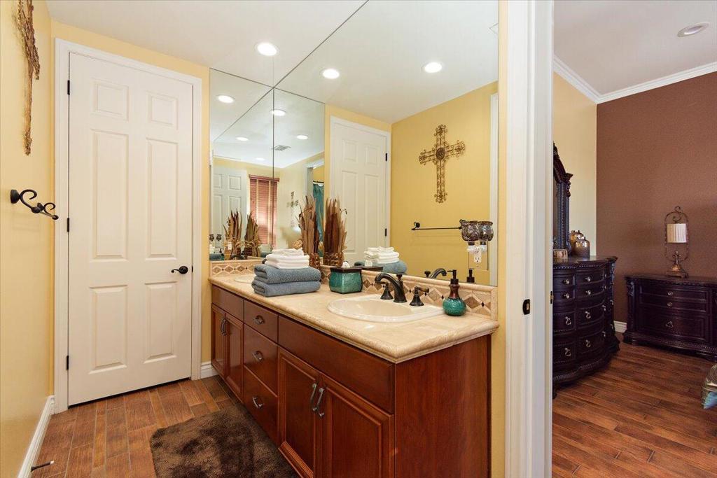 39588 Picasso Court