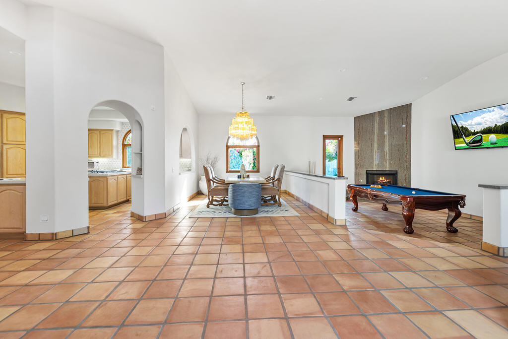 51230 Avenida Obregon