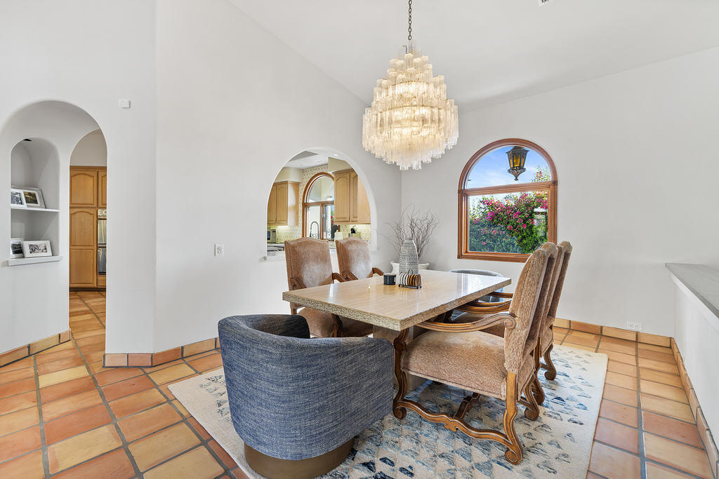 51230 Avenida Obregon