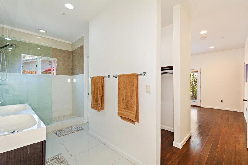 54277 Avenida Diaz