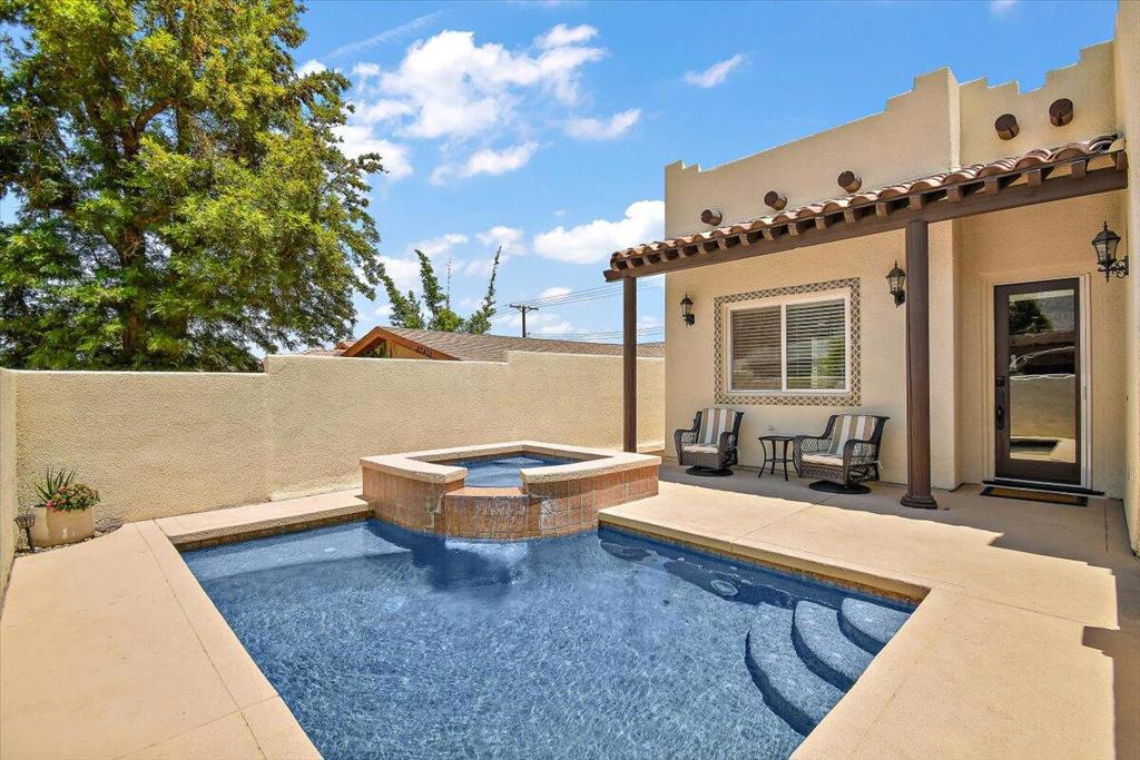 53440 Avenida Villa