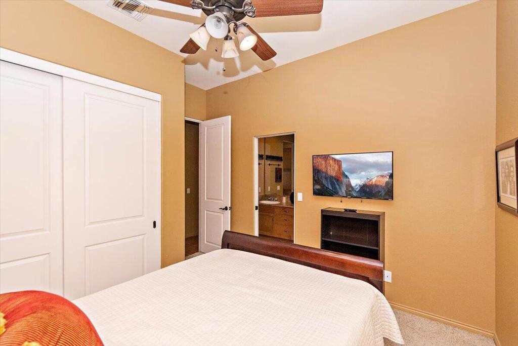 53440 Avenida Villa