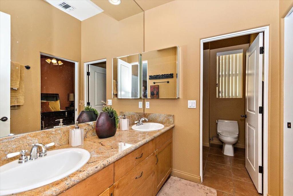 53440 Avenida Villa