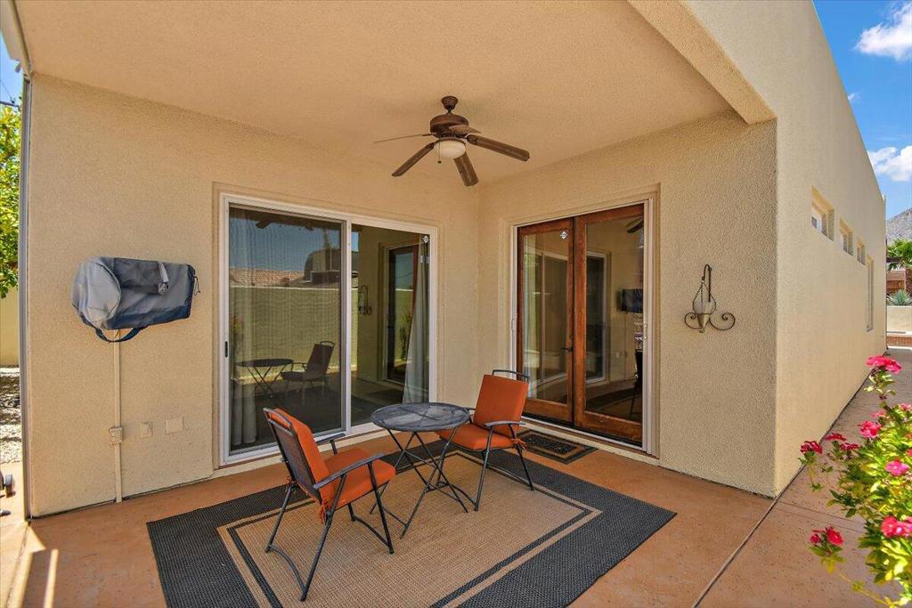 53440 Avenida Villa