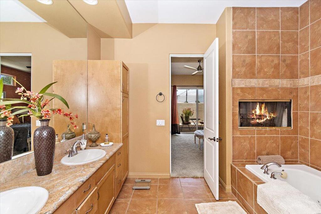 53440 Avenida Villa