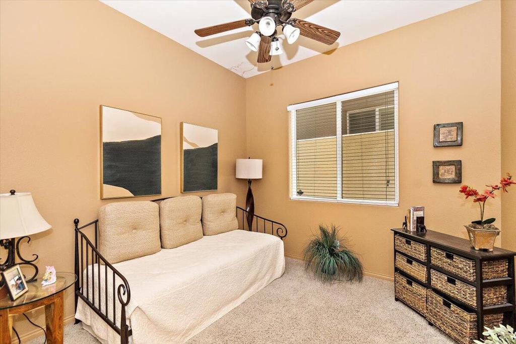 53440 Avenida Villa