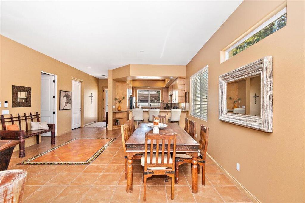 53440 Avenida Villa