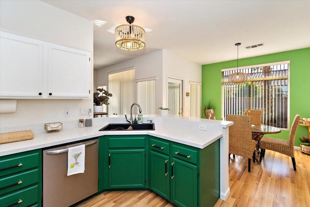 78995 Champagne Lane