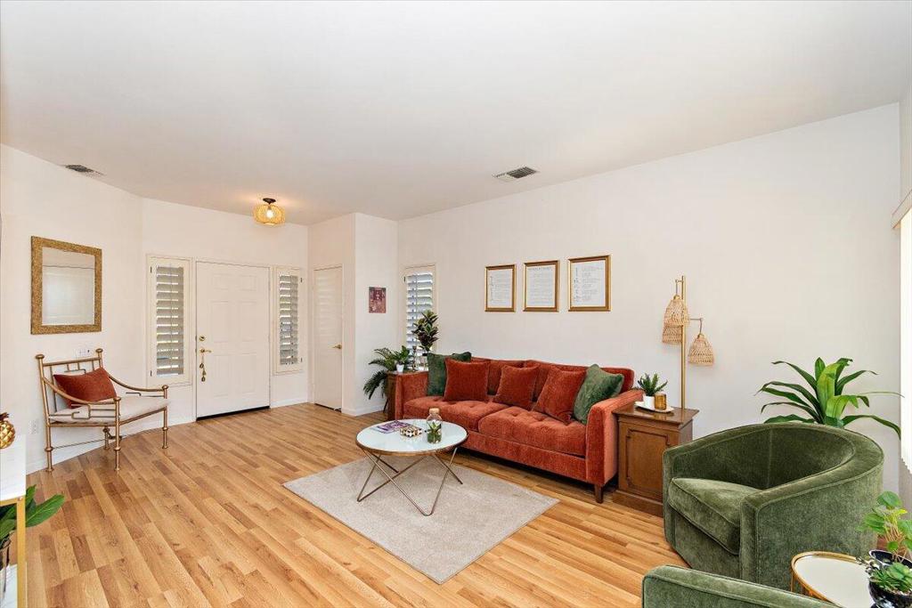 78995 Champagne Lane