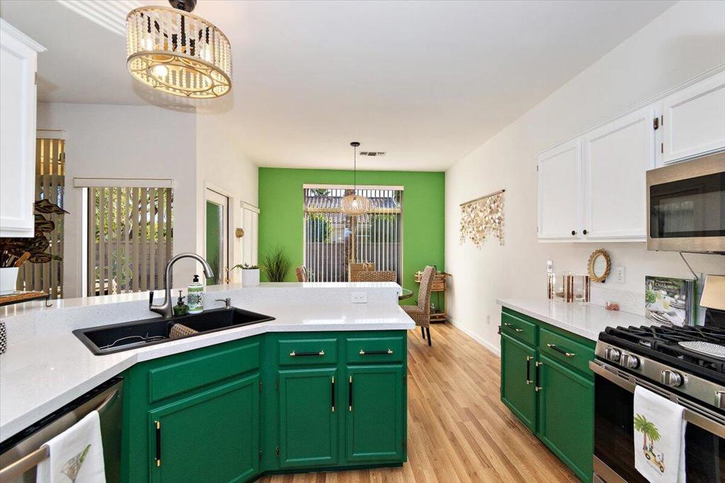 78995 Champagne Lane