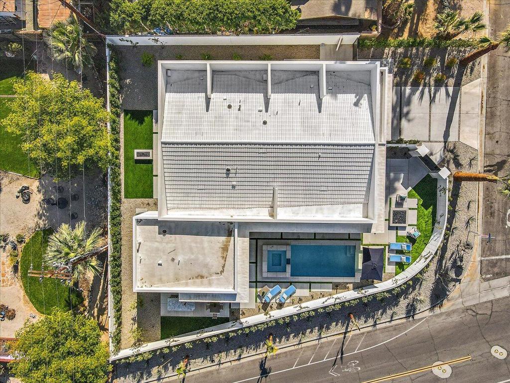 51620 Avenida Juarez