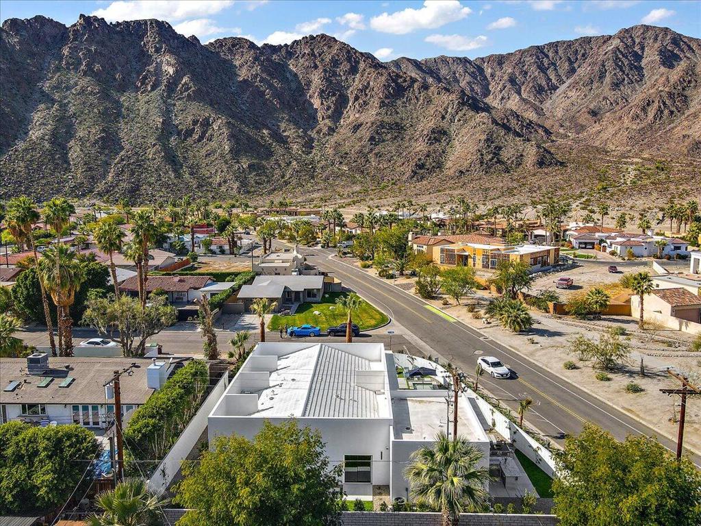 51620 Avenida Juarez