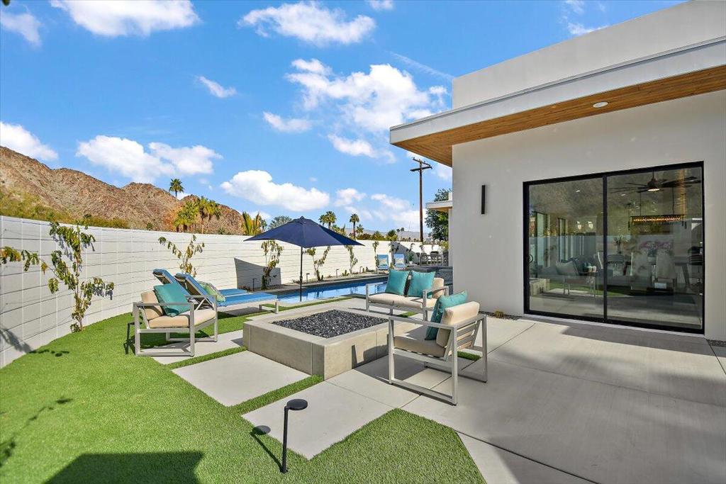 51620 Avenida Juarez
