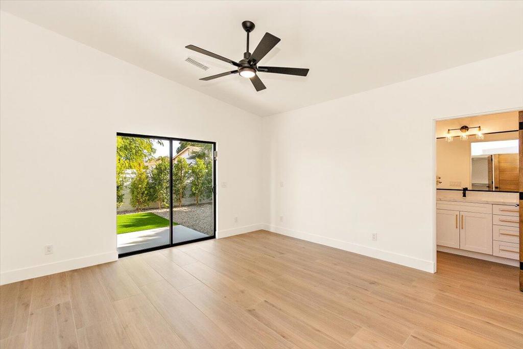 51620 Avenida Juarez