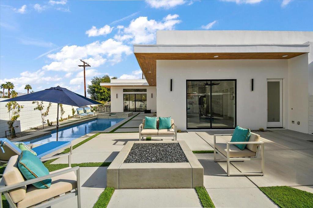 51620 Avenida Juarez
