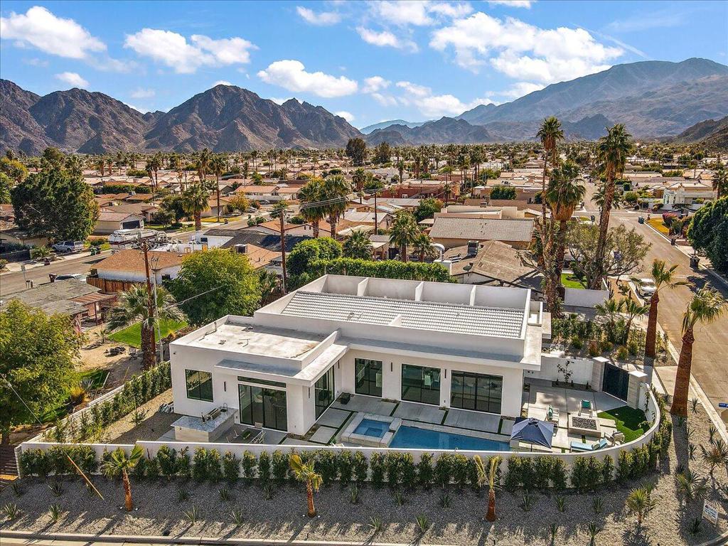 51620 Avenida Juarez