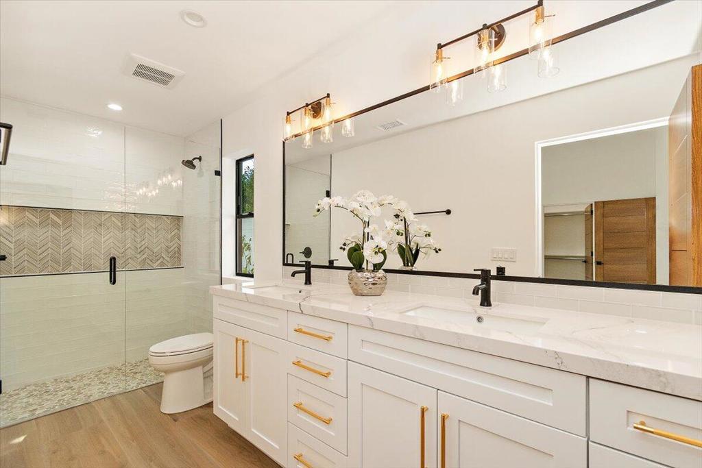 51620 Avenida Juarez