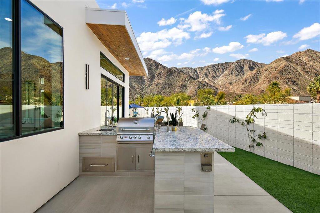 51620 Avenida Juarez