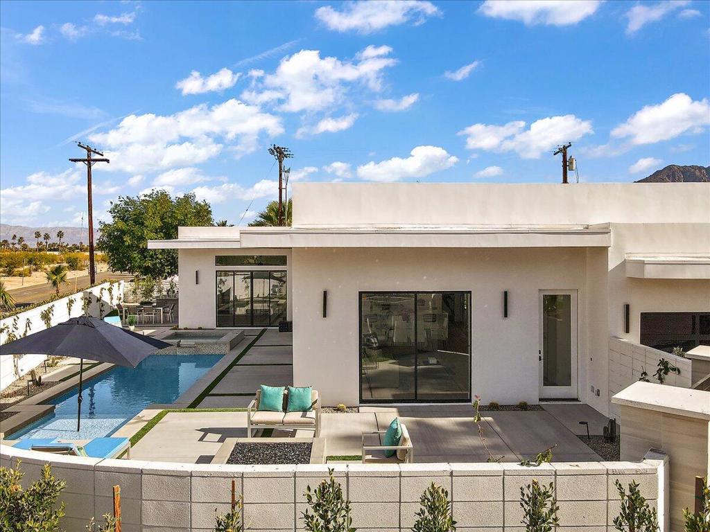 51620 Avenida Juarez