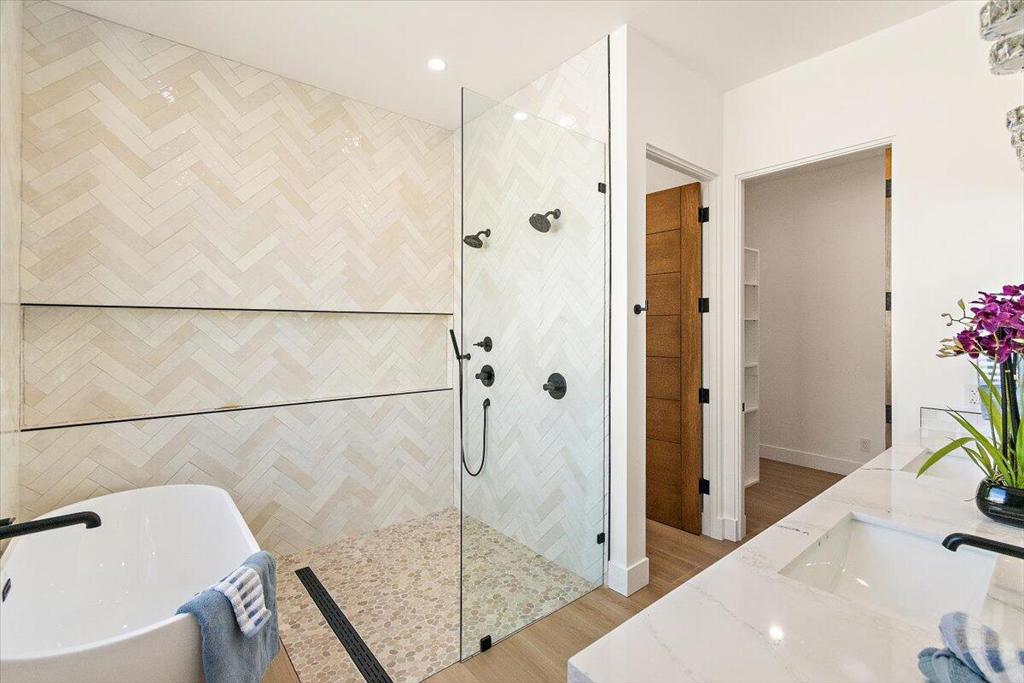 51620 Avenida Juarez