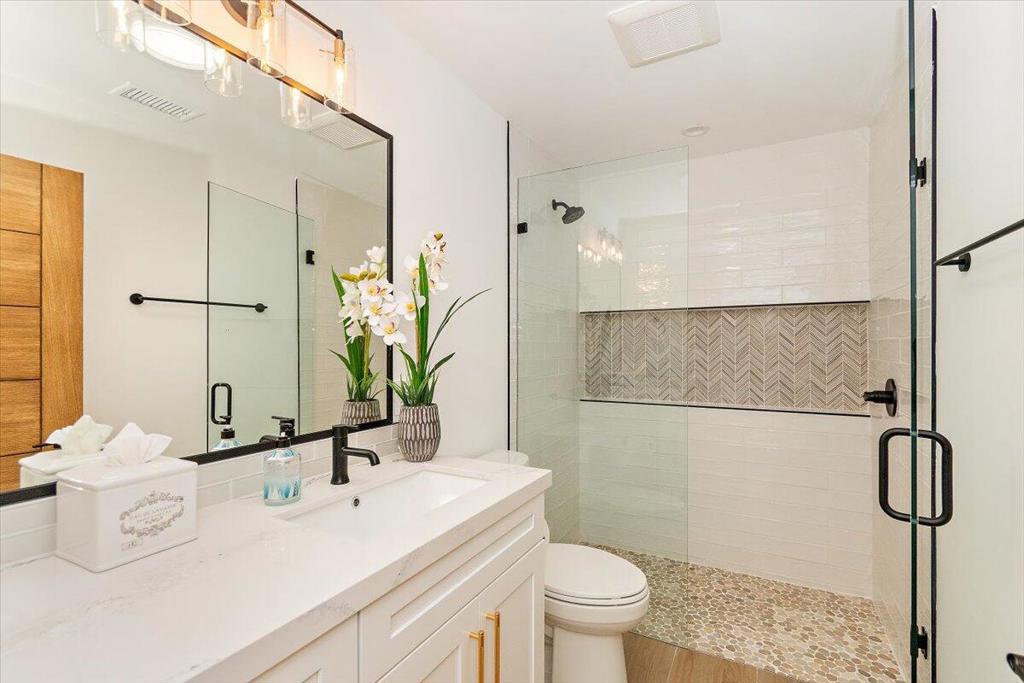 51620 Avenida Juarez