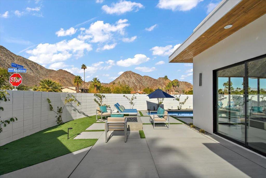 51620 Avenida Juarez