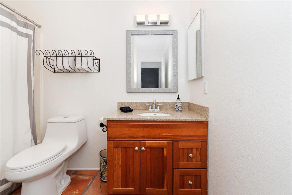 51835 Avenida Madero