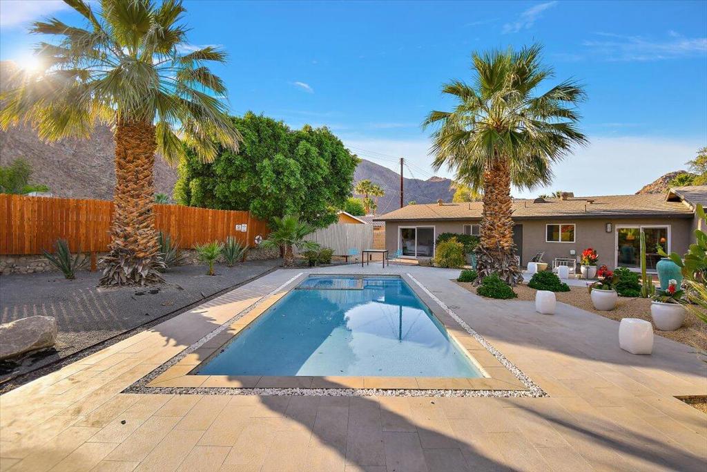 51835 Avenida Madero