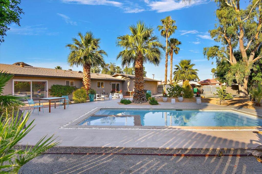 51835 Avenida Madero