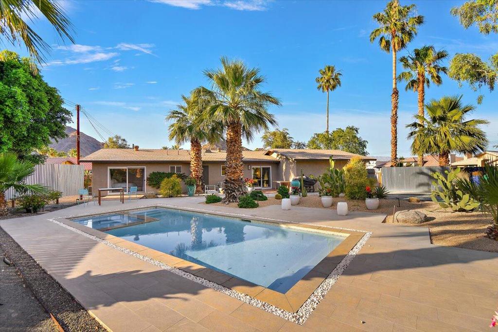 51835 Avenida Madero