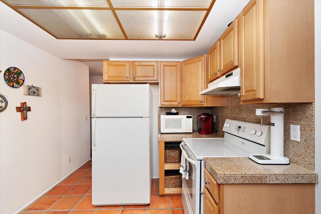 51835 Avenida Madero