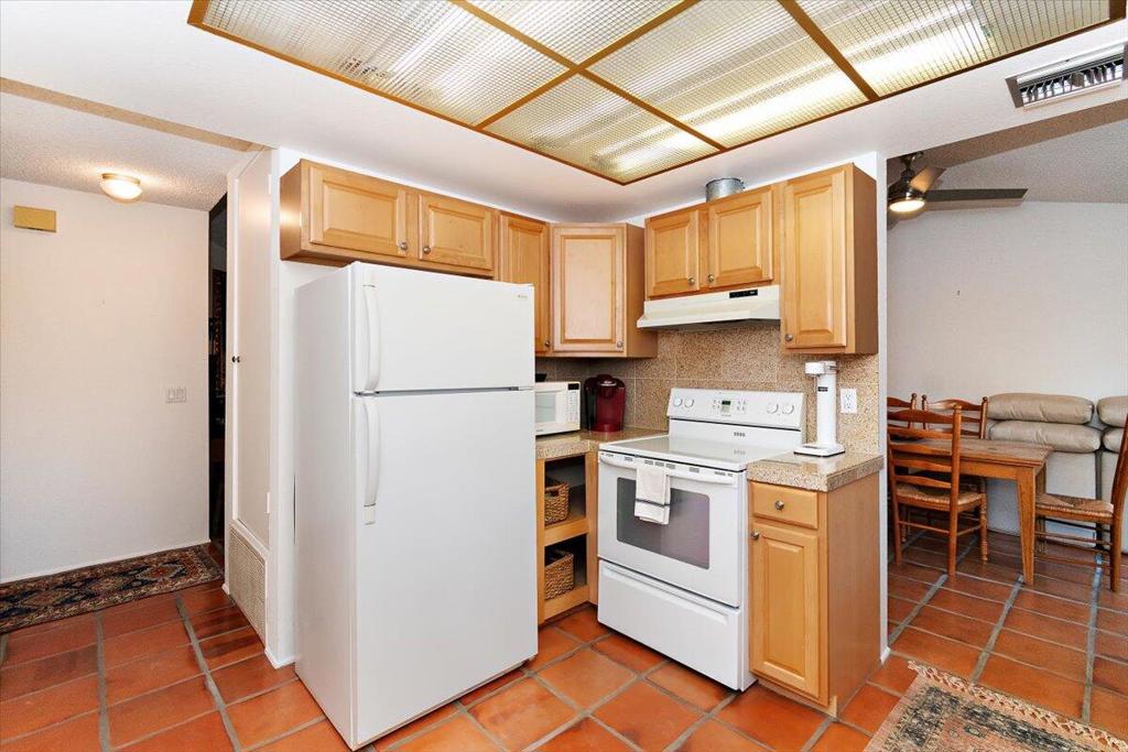 51835 Avenida Madero