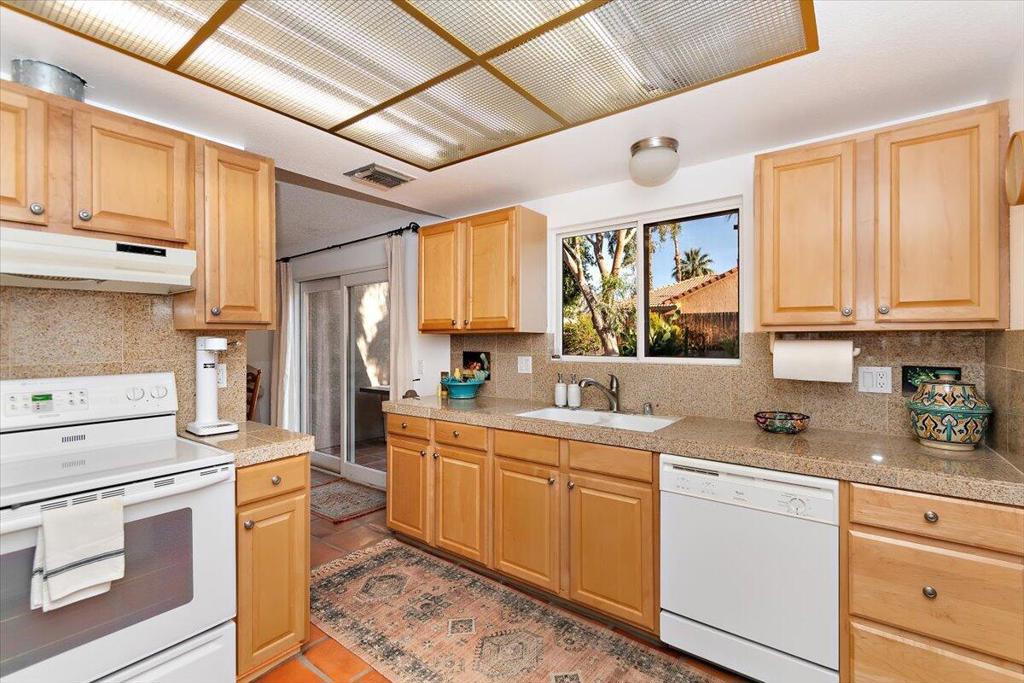 51835 Avenida Madero