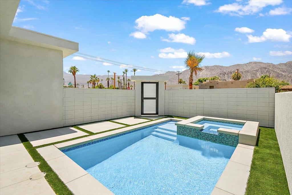 51700 Avenida Navarro