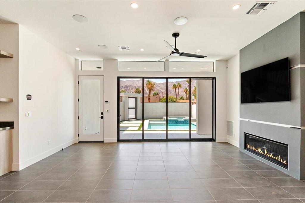 51700 Avenida Navarro