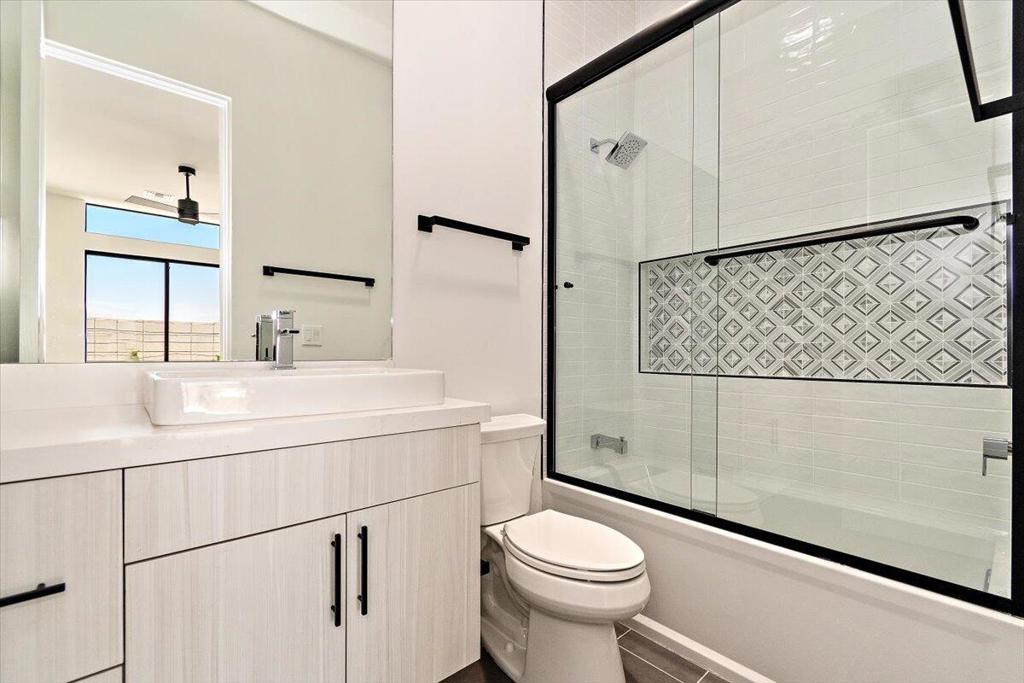 51700 Avenida Navarro