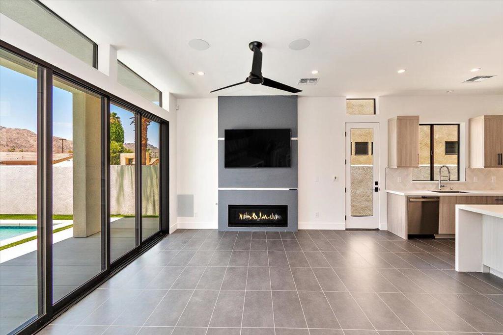 51700 Avenida Navarro