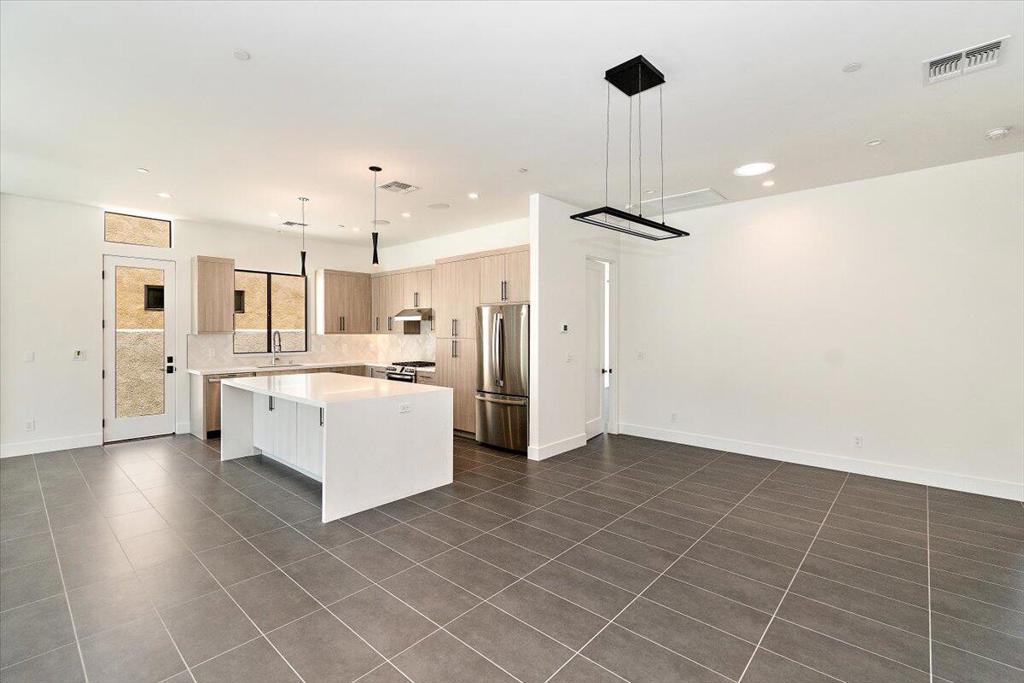 51700 Avenida Navarro