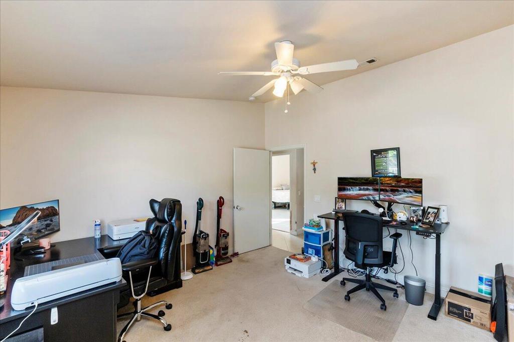 52220 Avenida Martinez