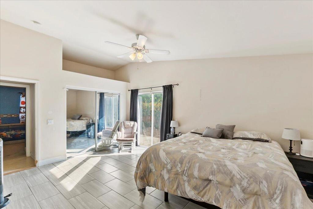52220 Avenida Martinez