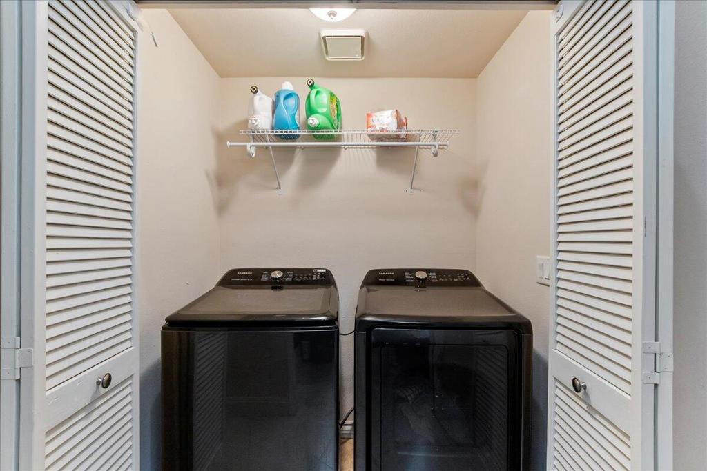 52220 Avenida Martinez