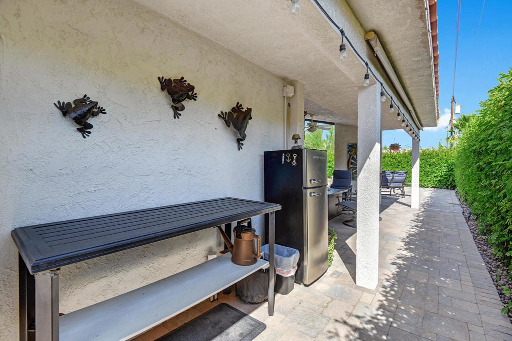 54270 Avenida Alvarado