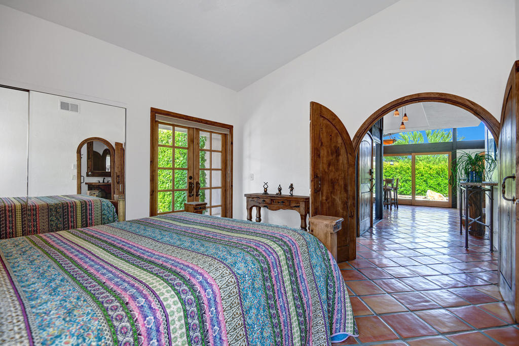 54270 Avenida Alvarado