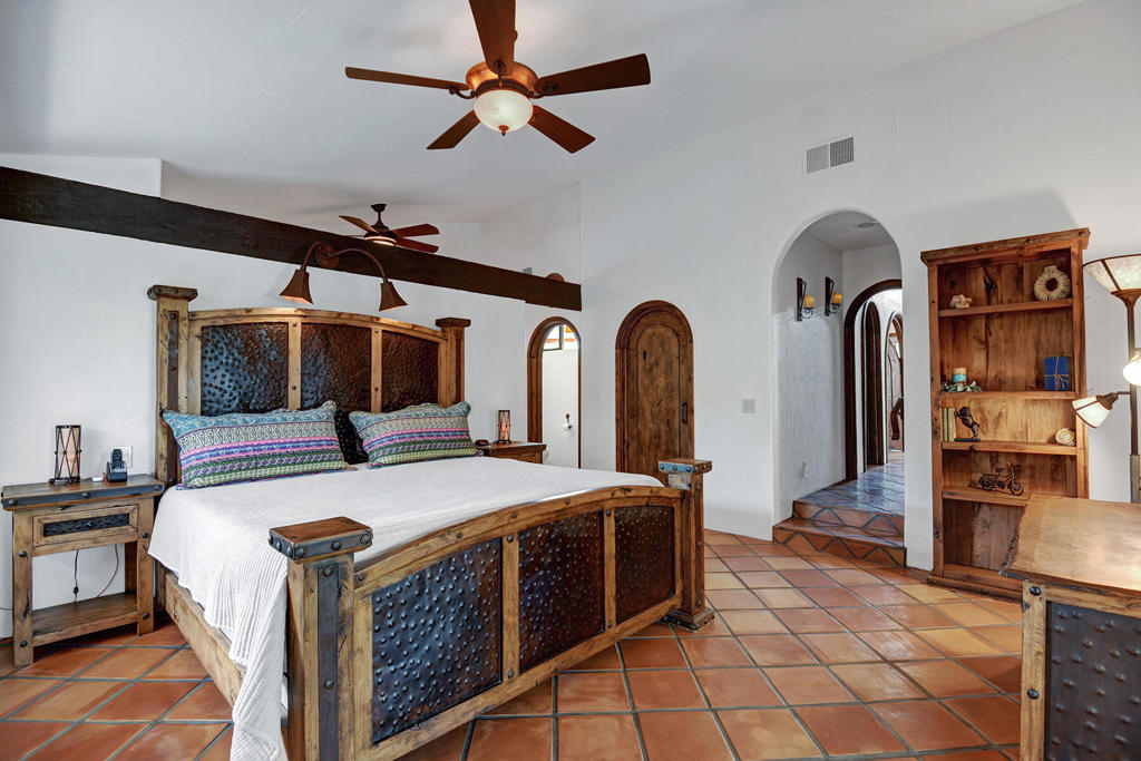 54270 Avenida Alvarado